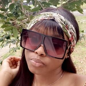 Meet your Posher, Monteshia